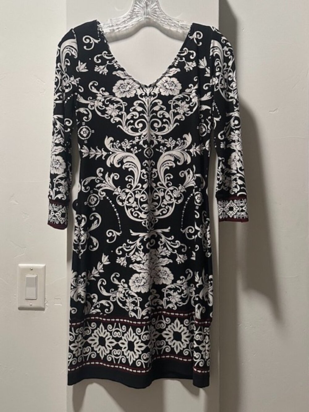 Black, white dress burgandy accents, WHBM, XS